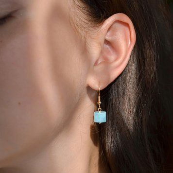 Сережки натуральний камінь Аквамарин циліндр, швенза колір золото фур-ра гіп-ний сплав d-9мм L-30мм OMG-SH-1489 фото